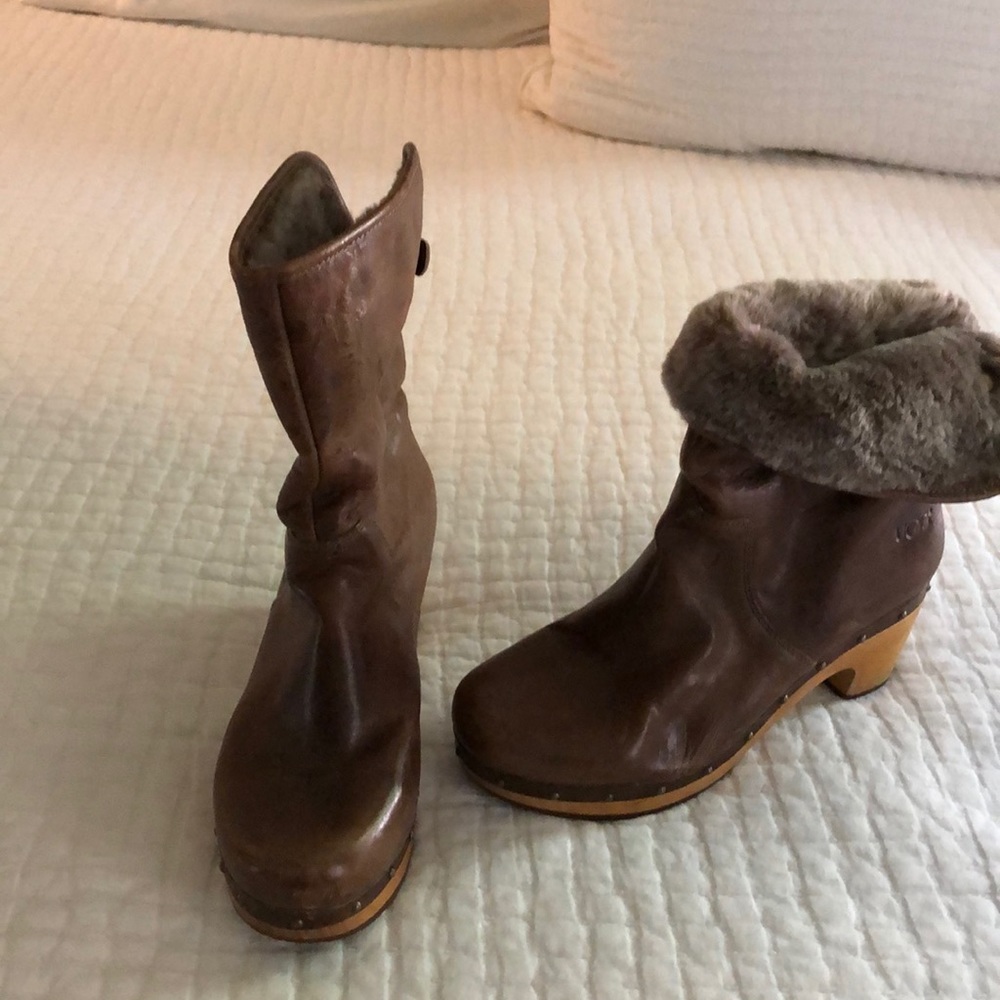 Ugg boots with fur liner